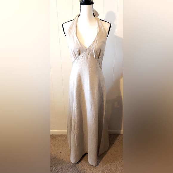 Alyn Paige Dresses & Skirts - Alyn Paige Halter Maxi Dress